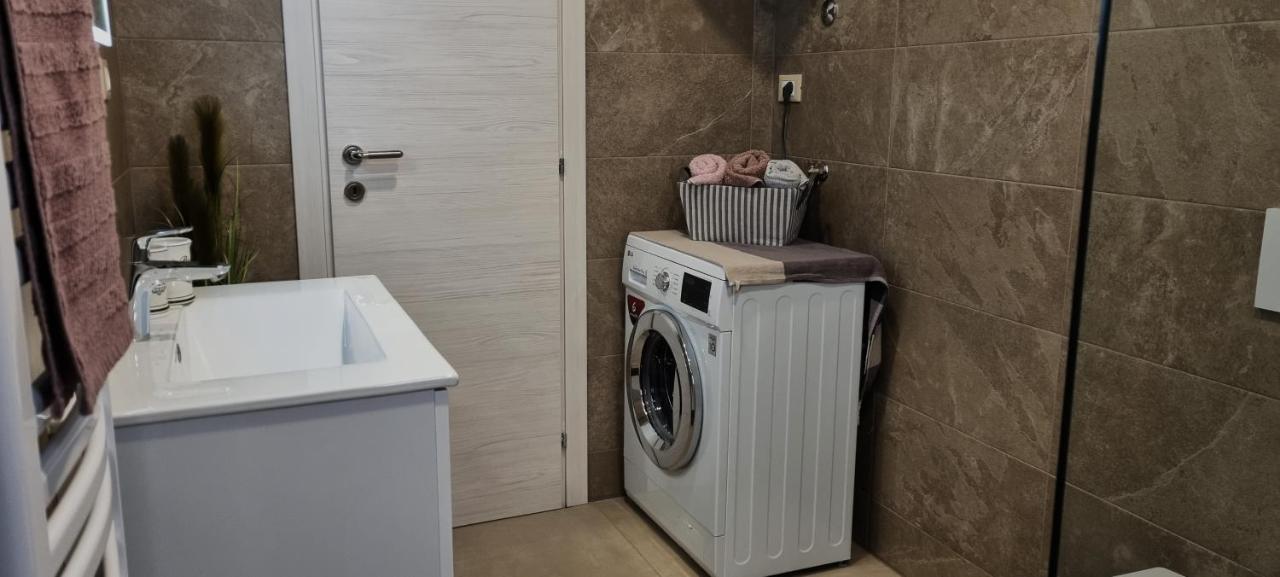 N&G Apartments 罗维尼 外观 照片